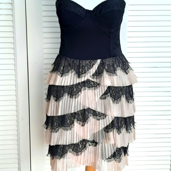H&M Dresses & Skirts - 📌H&M BLACK LACE/ RUFFLES STRAPLESS COCKTAIL DRESS